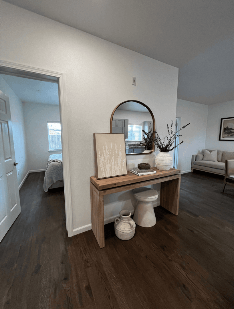 Guadalupe Apartment: 856 Pioneer St.