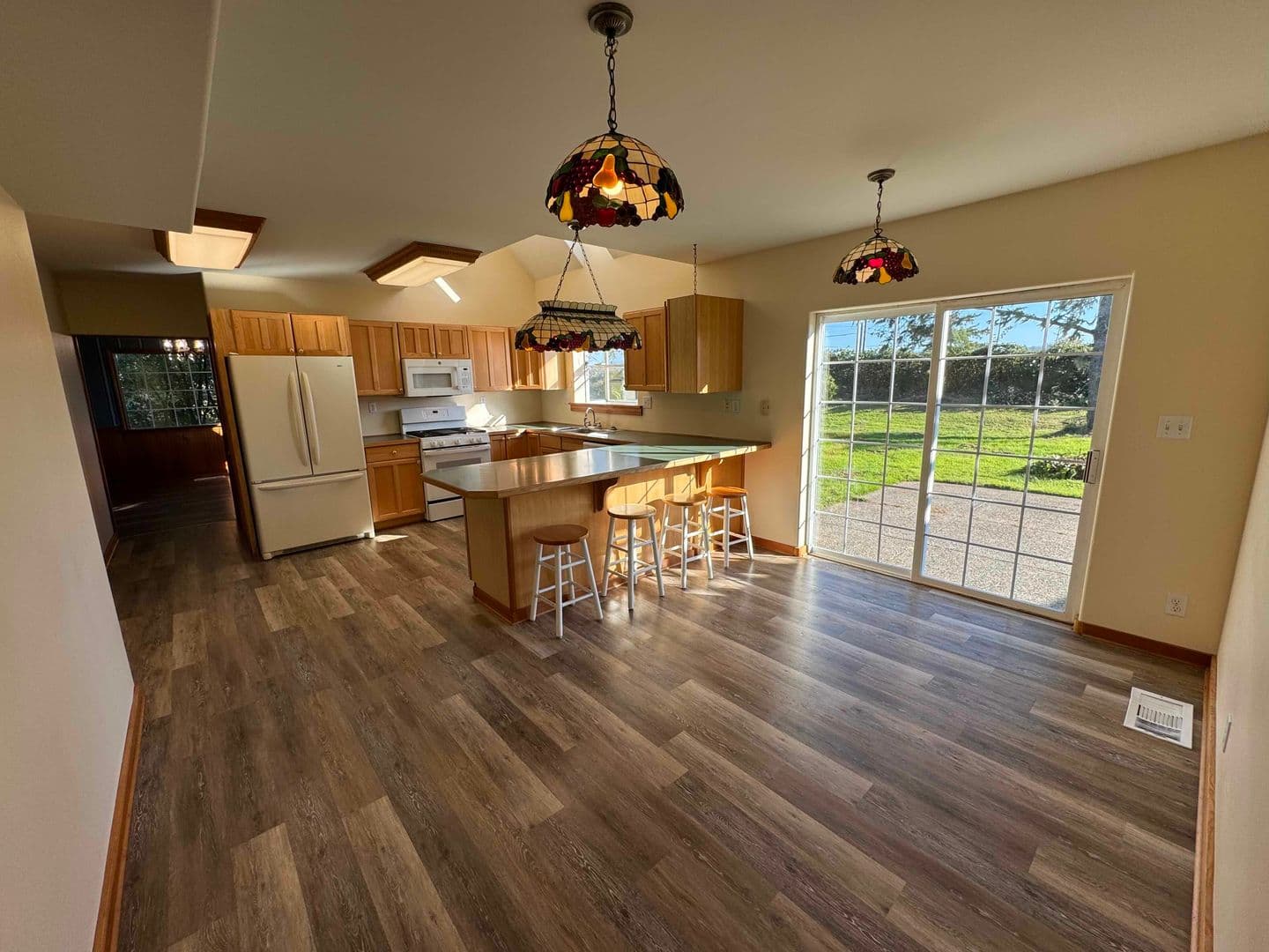 Astoria House: 35237 Hwy 101 Business
