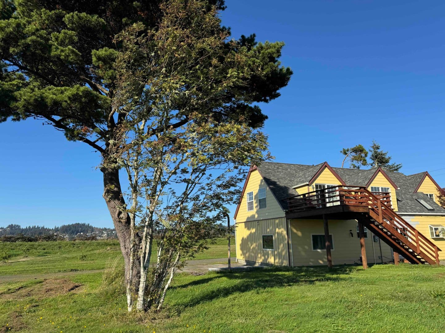 Astoria House: 35237 Hwy 101 Business