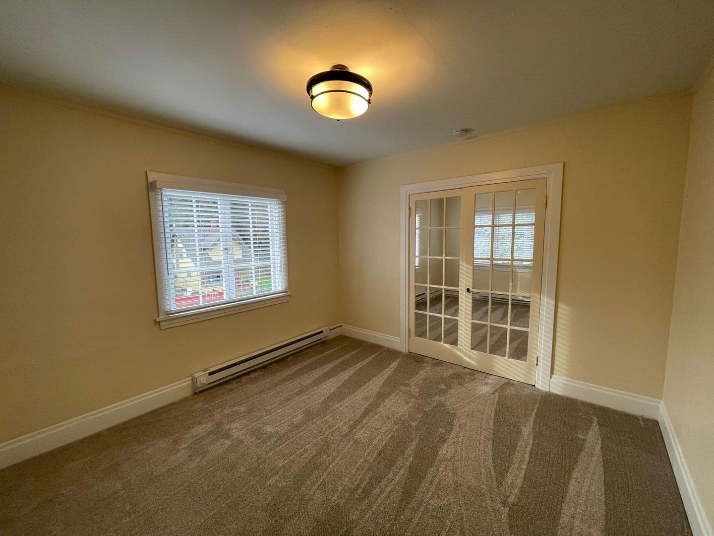 Astoria Apartment: 687 14th Street