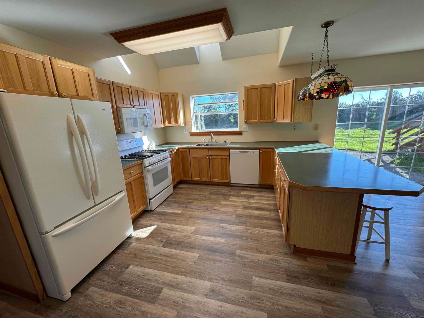 Astoria House: 35237 Hwy 101 Business