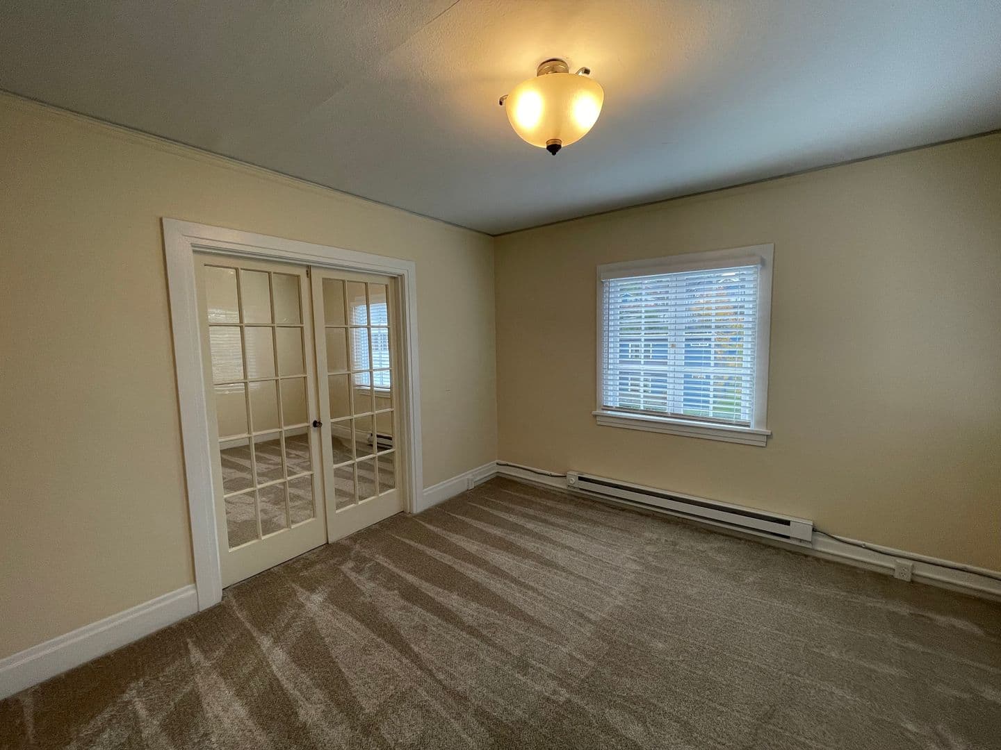 Astoria Apartment: 687 14th Street