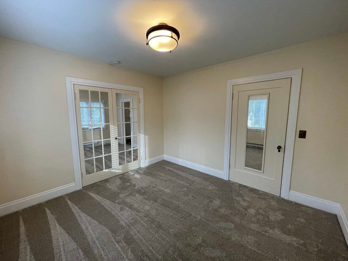 Astoria Apartment: 687 14th Street
