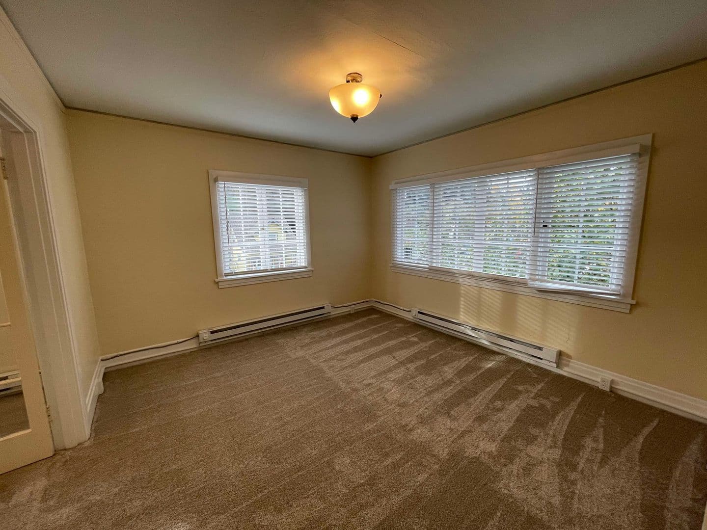 Astoria Apartment: 687 14th Street
