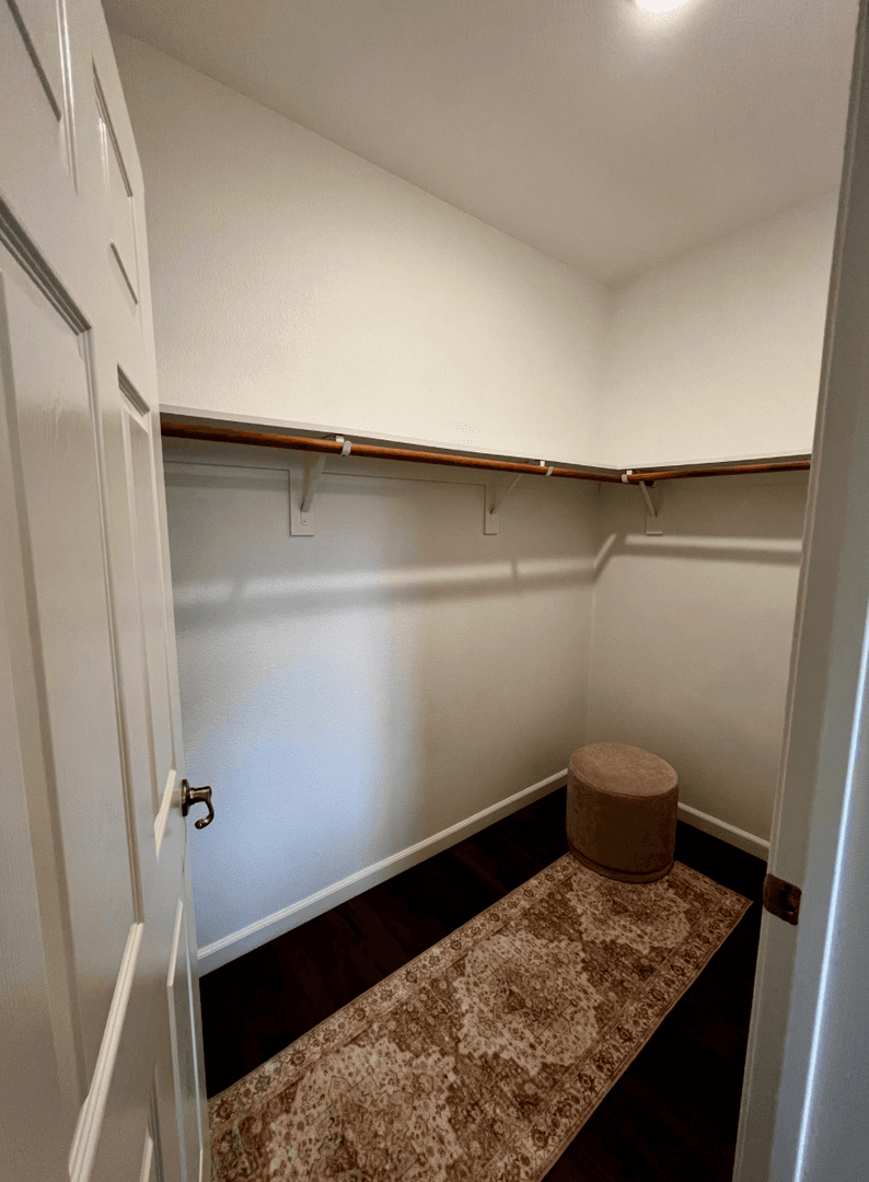 Guadalupe Apartment: 856 Pioneer St.