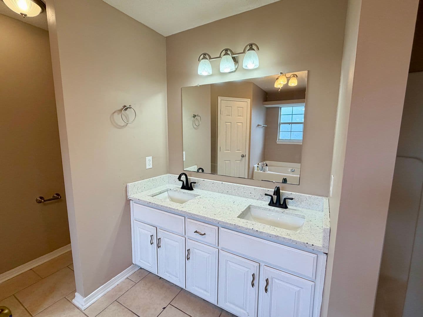 Pace House: 4316 Bayou Ridge