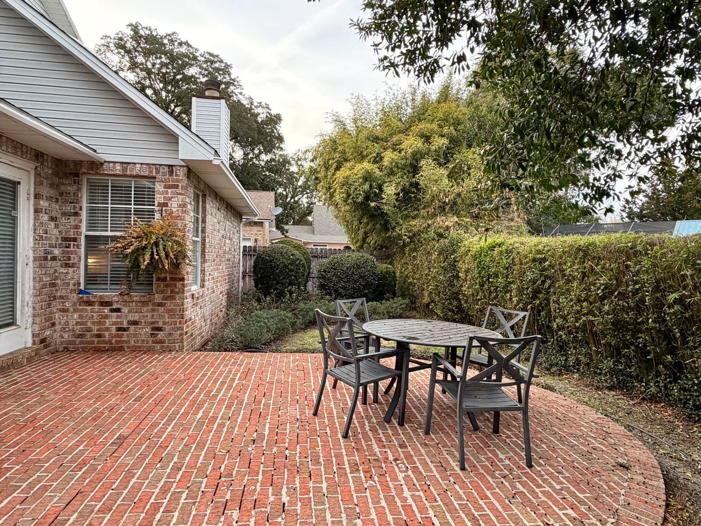 Pensacola House: 3110 Leesburg Square
