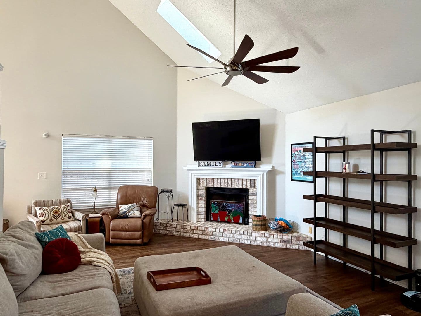 Pensacola House: 3110 Leesburg Square