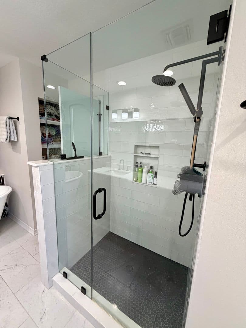 Pensacola House: 3110 Leesburg Square