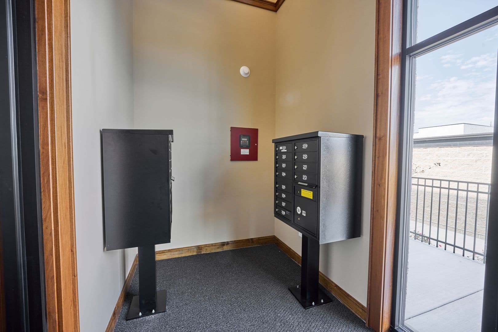 DeKalb Apartment: 200 S 4th St