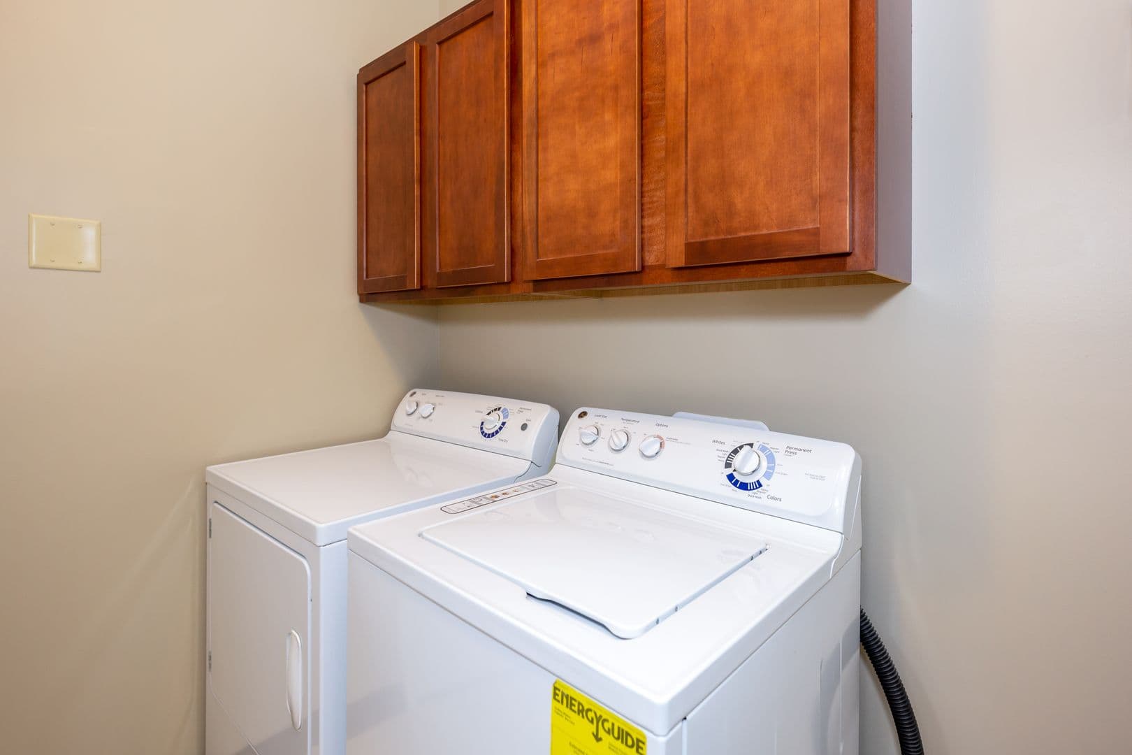 DeKalb Apartment: 2179 Sycamore Road