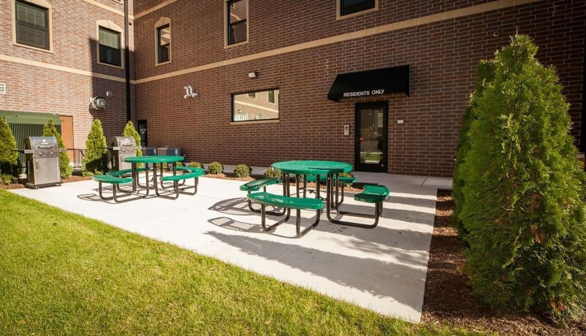 DeKalb Apartment: 124 E Lincoln Highway
