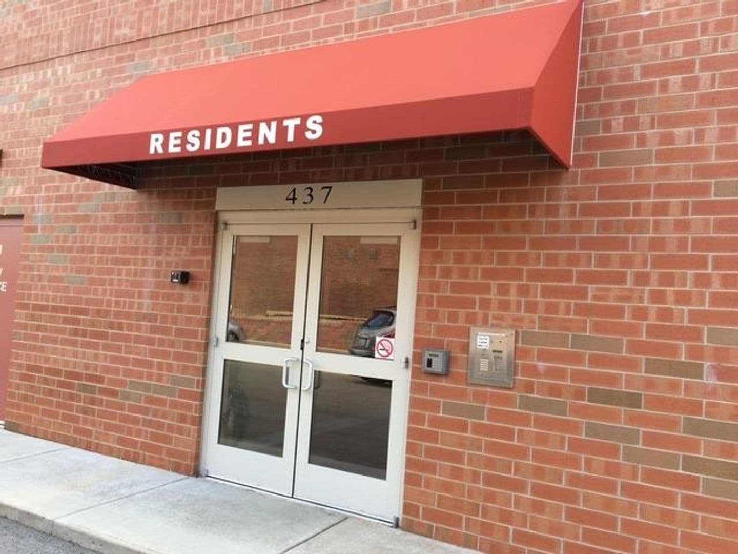 Sycamore Apartment: 437 W State Street