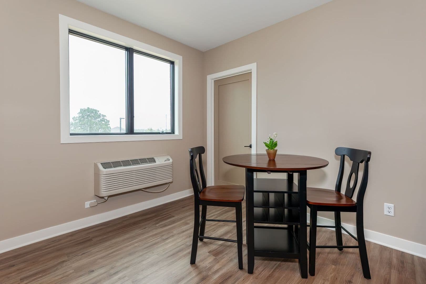 DeKalb Apartment: 2675 Sycamore Rd