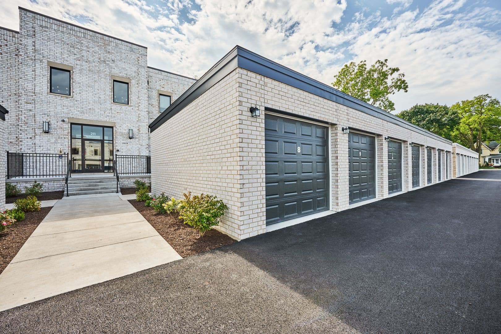 DeKalb Apartment: 200 S 4th St