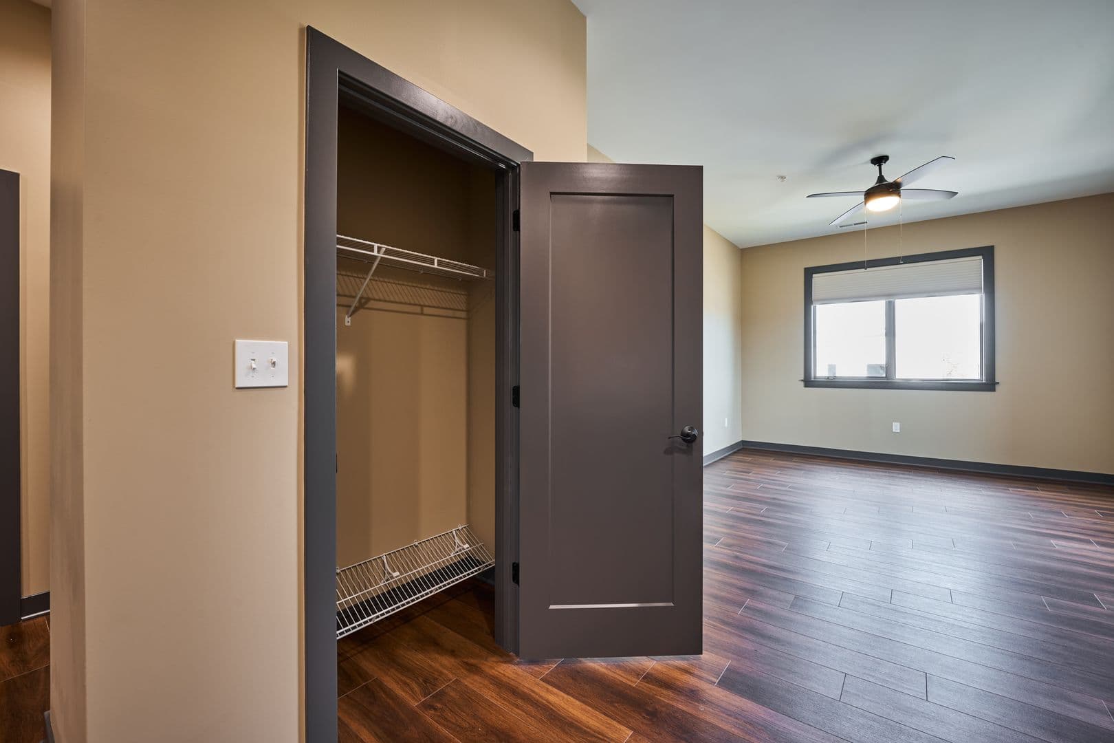 DeKalb Apartment: 200 S 4th St