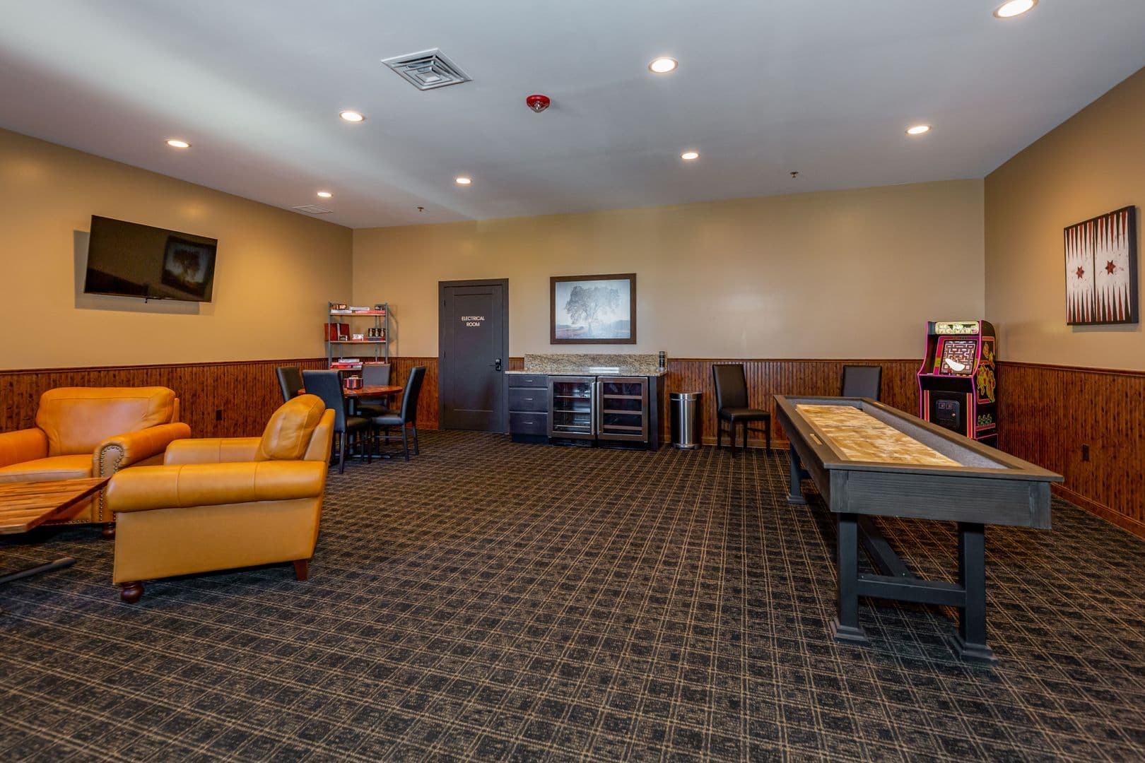 DeKalb Apartment: 408 Oak Street