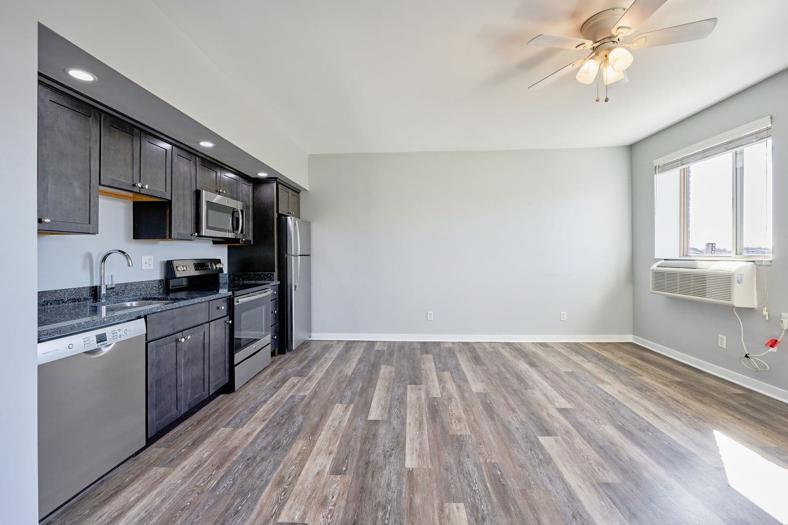Sycamore Apartment: 355 W State Street