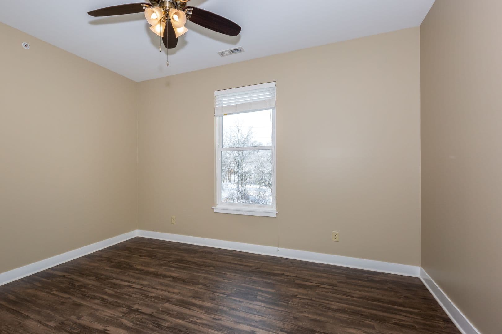 DeKalb Apartment: 2179 Sycamore Road