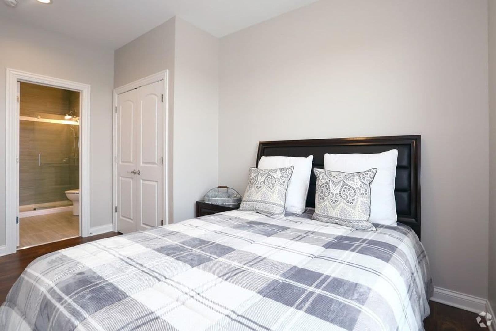 DeKalb Apartment: 124 E Lincoln Highway