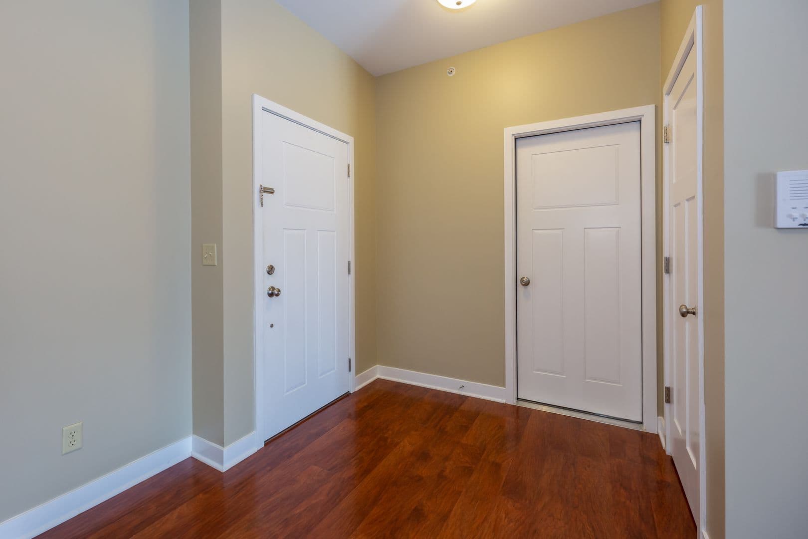 DeKalb Apartment: 2179 Sycamore Road