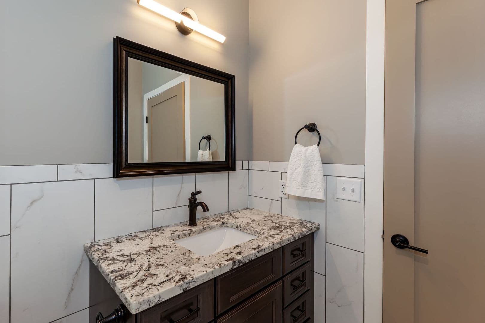 DeKalb Apartment: 2675 Sycamore Rd
