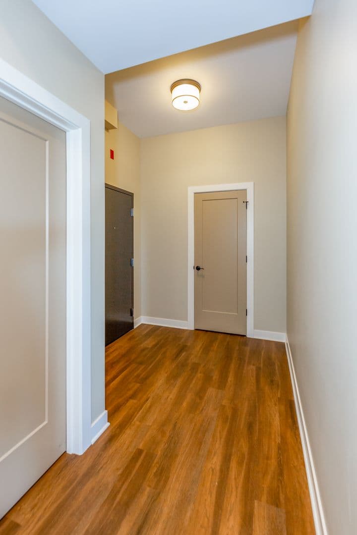 DeKalb Apartment: 408 Oak Street