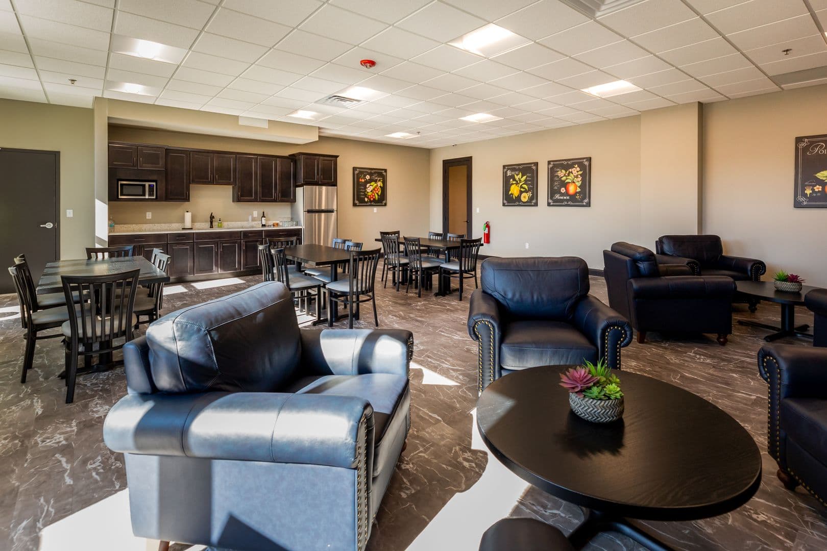 DeKalb Apartment: 408 Oak Street