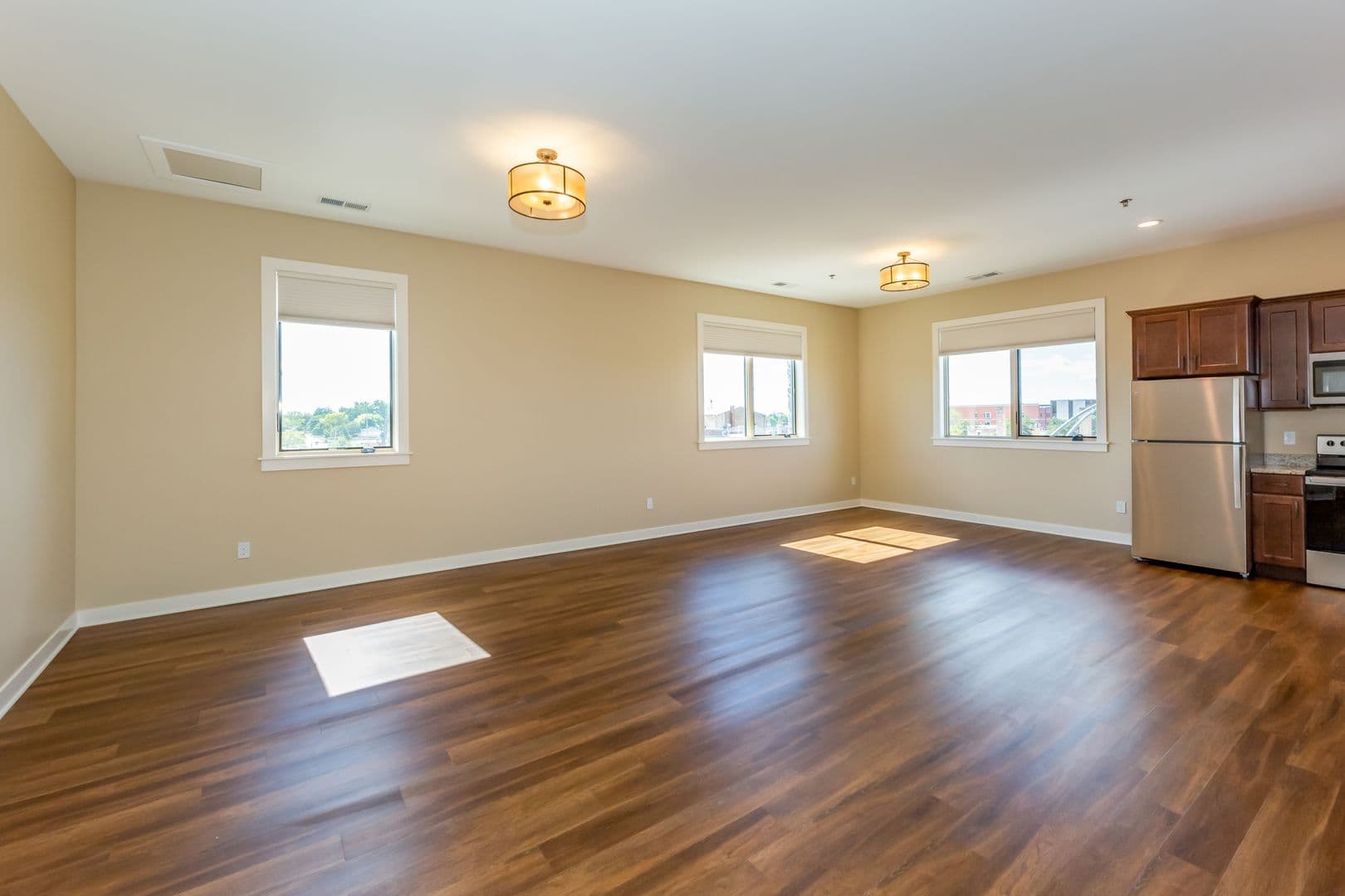 DeKalb Apartment: 408 Oak Street