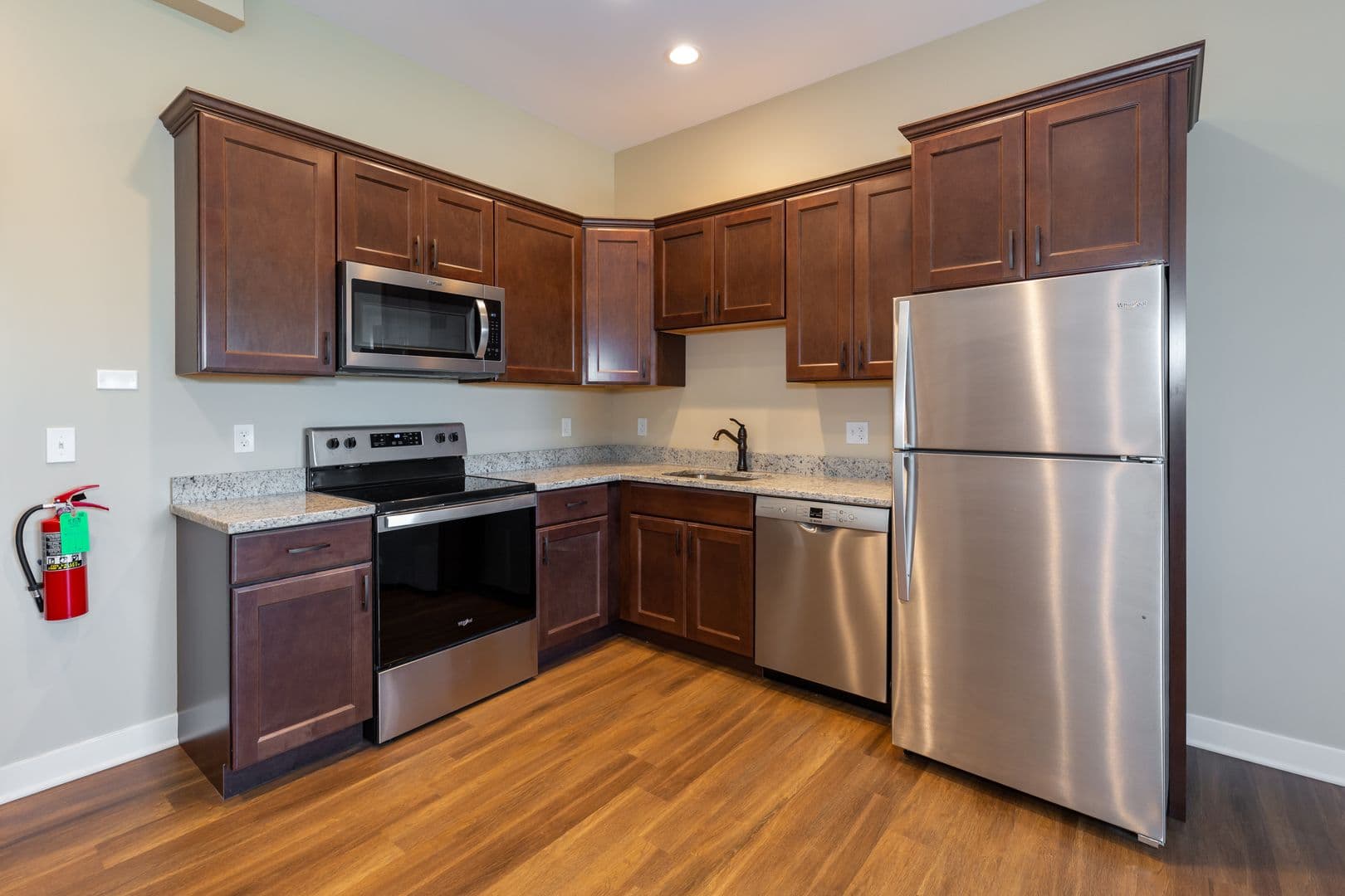 DeKalb Apartment: 408 Oak Street