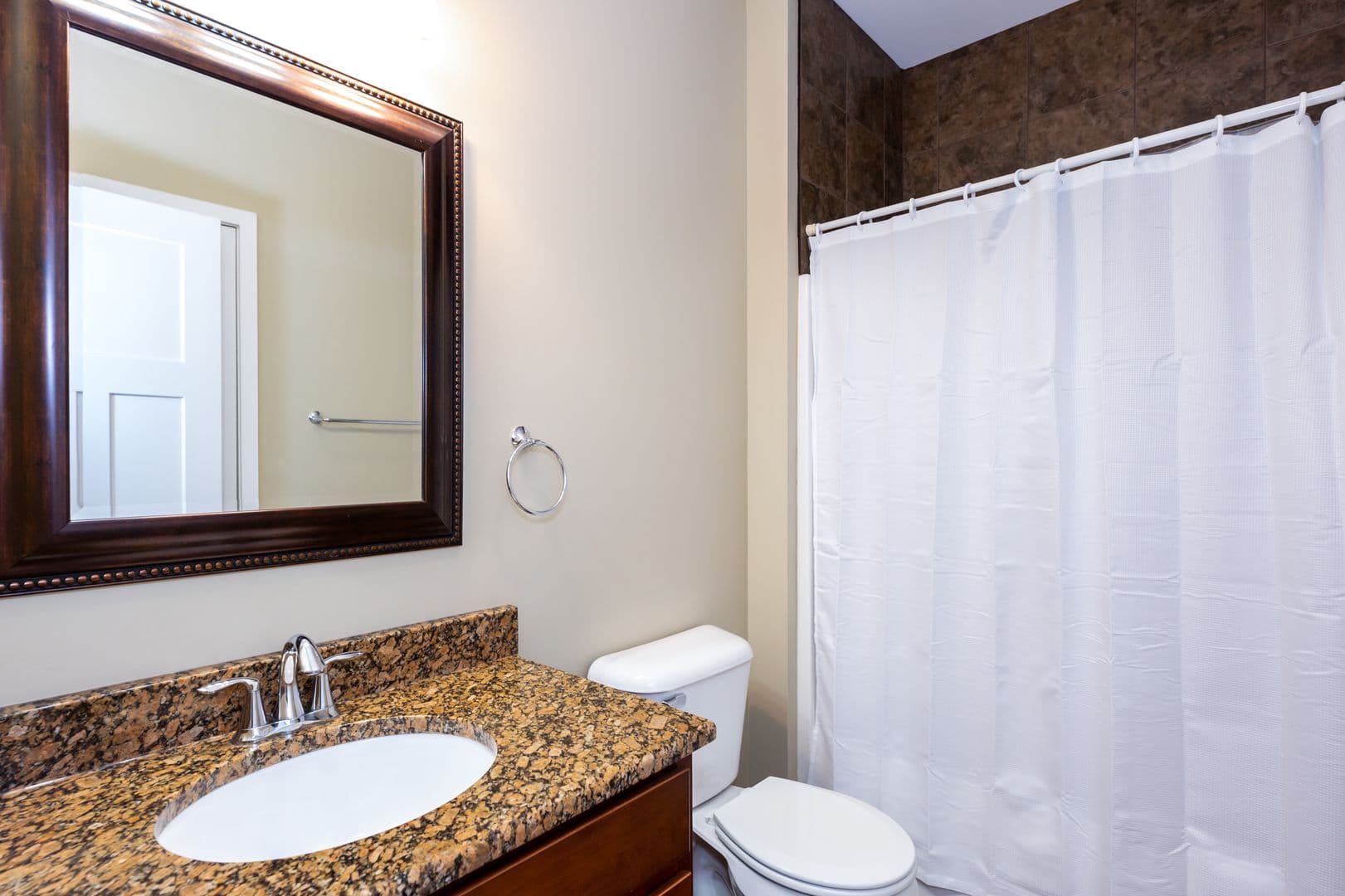DeKalb Apartment: 2179 Sycamore Road
