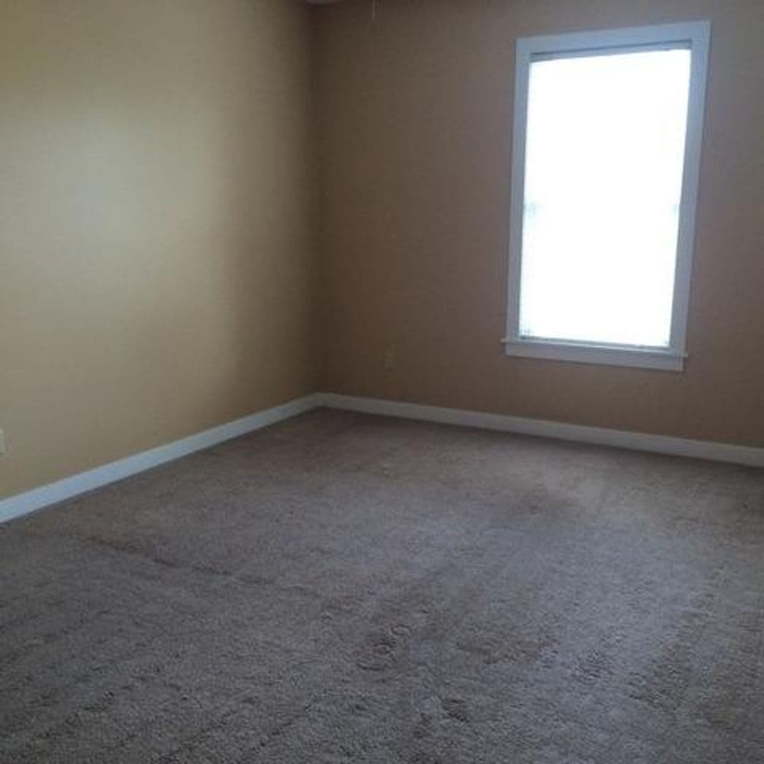 Sycamore Apartment: 437 W State Street