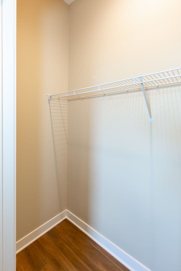DeKalb Apartment: 408 Oak Street