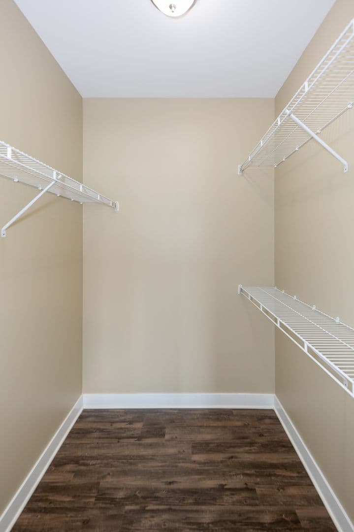 DeKalb Apartment: 2179 Sycamore Road