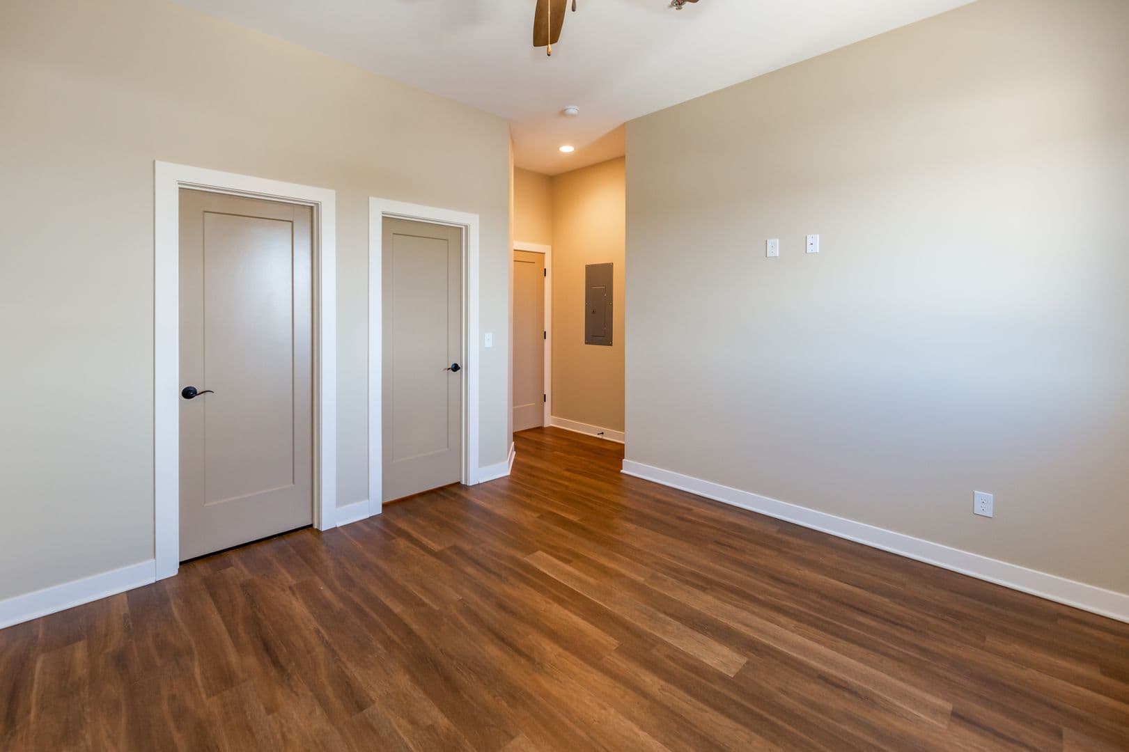 DeKalb Apartment: 408 Oak Street
