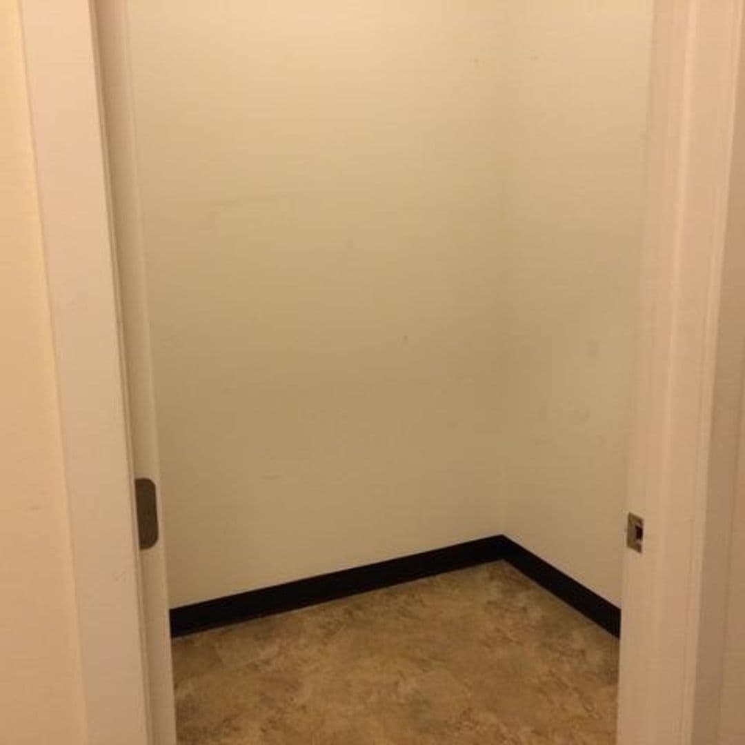 Sycamore Apartment: 437 W State Street
