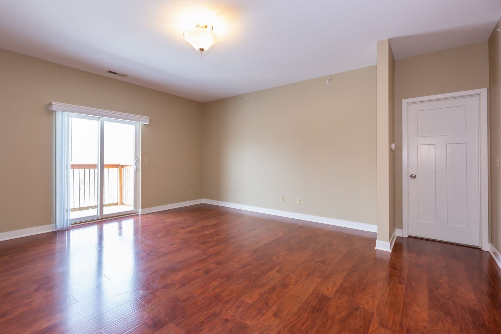 DeKalb Apartment: 2179 Sycamore Road