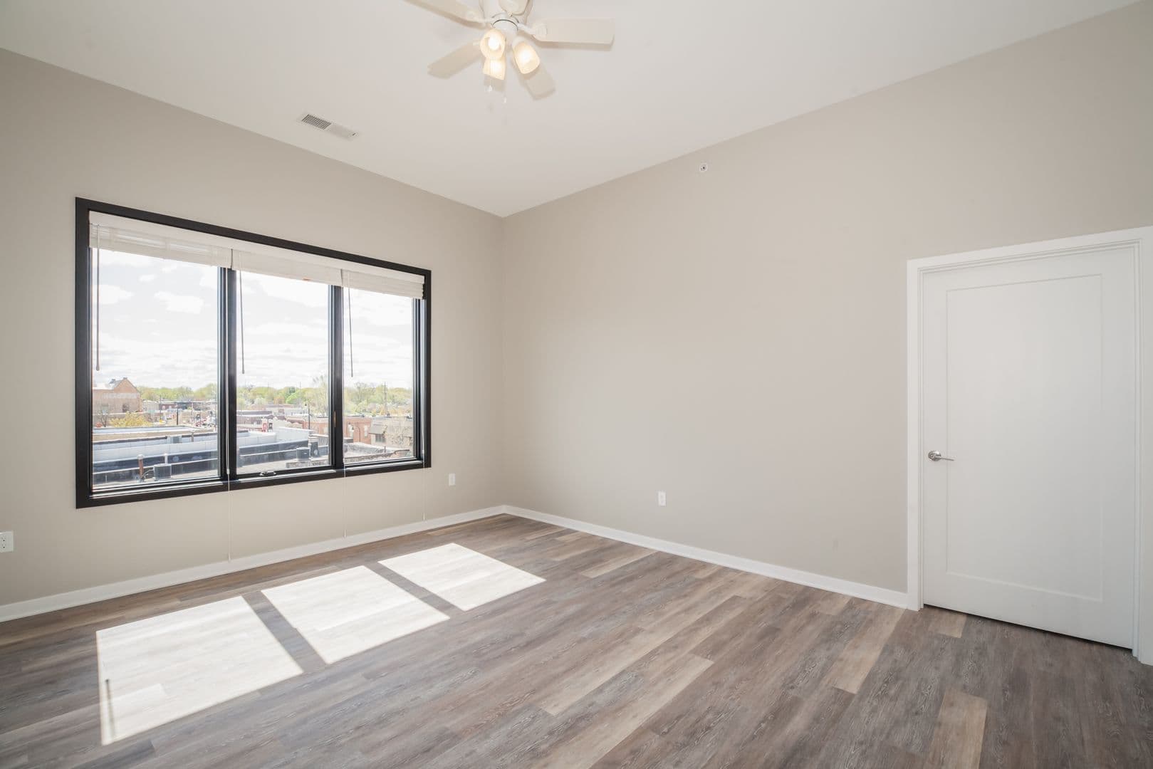 DeKalb Apartment: 110 N 2nd Street