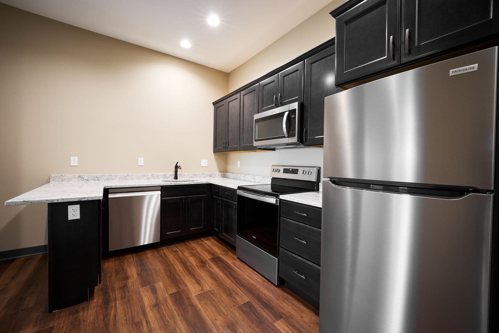 DeKalb Apartment: 200 S 4th St