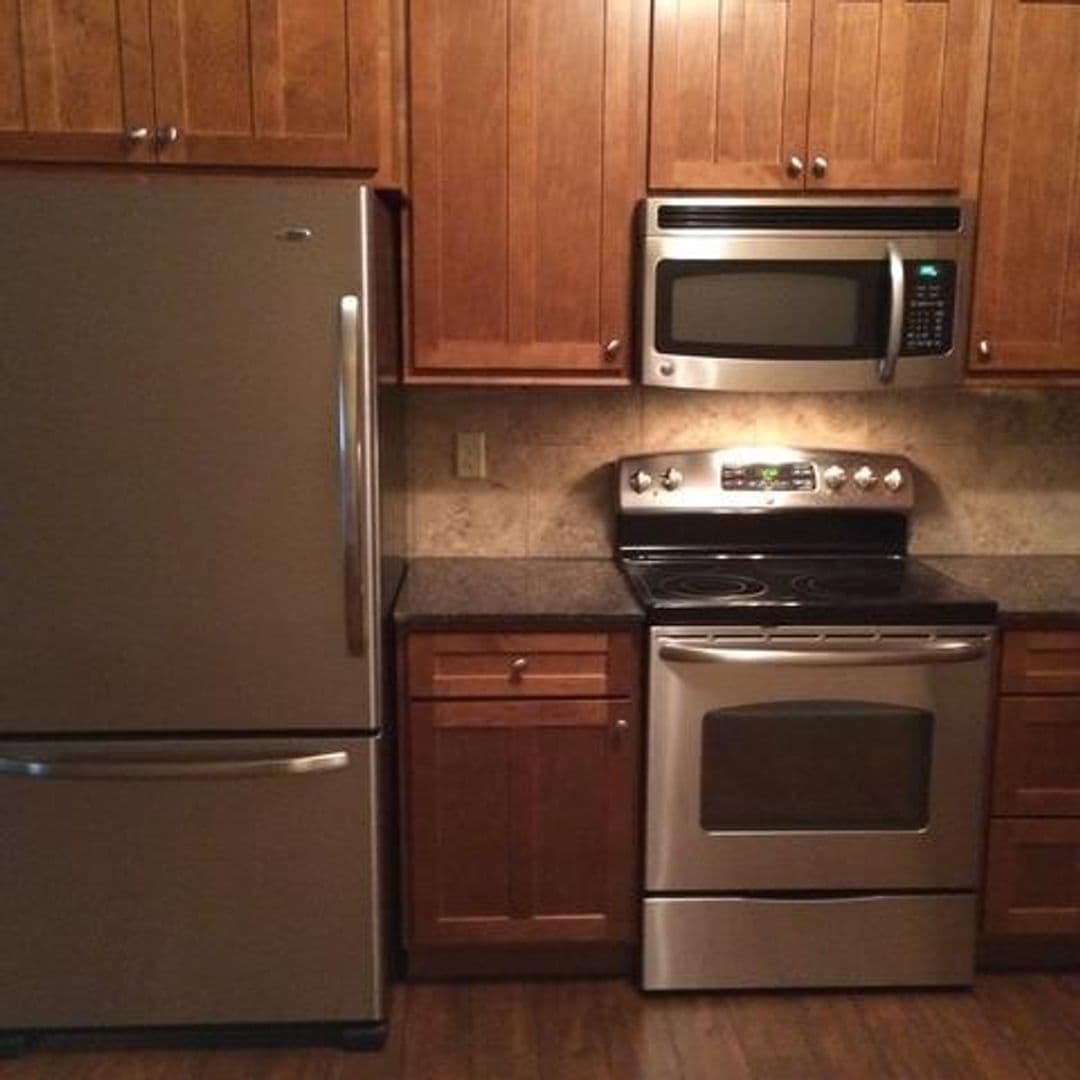 Sycamore Apartment: 437 W State Street