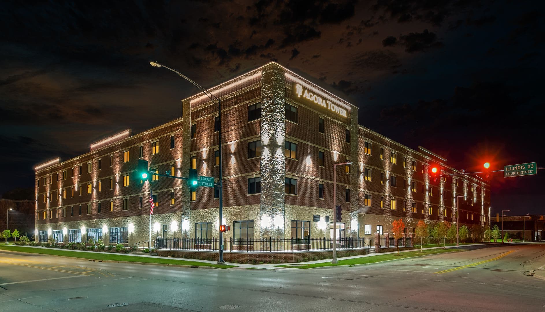 DeKalb Apartment: 408 Oak Street