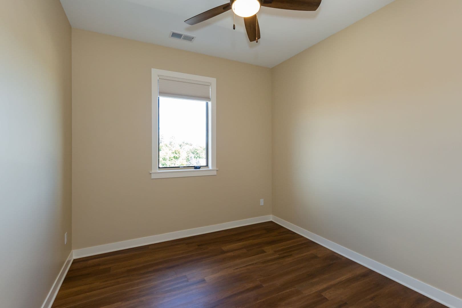 DeKalb Apartment: 408 Oak Street