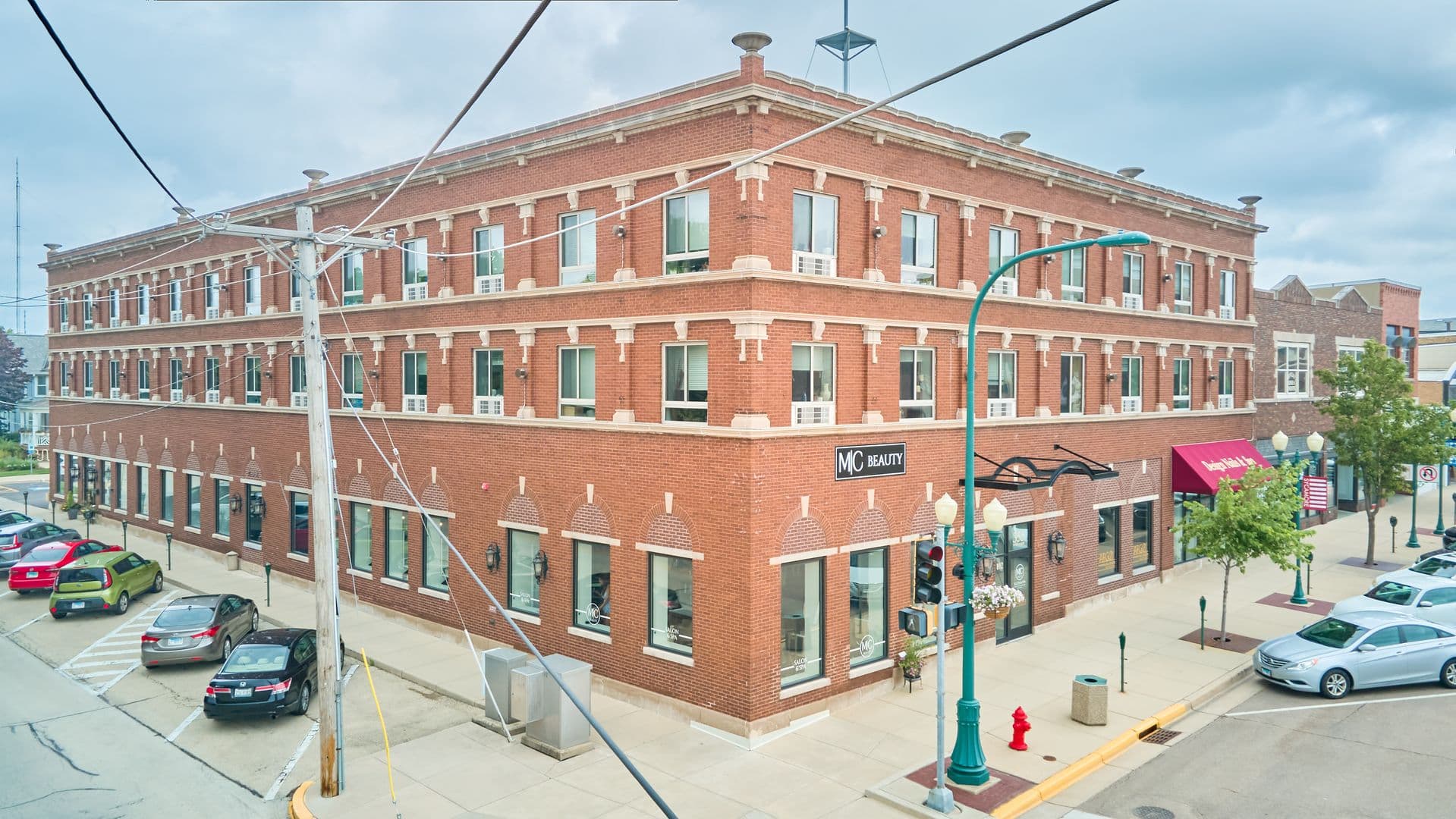 Sycamore Apartment: 355 W State Street