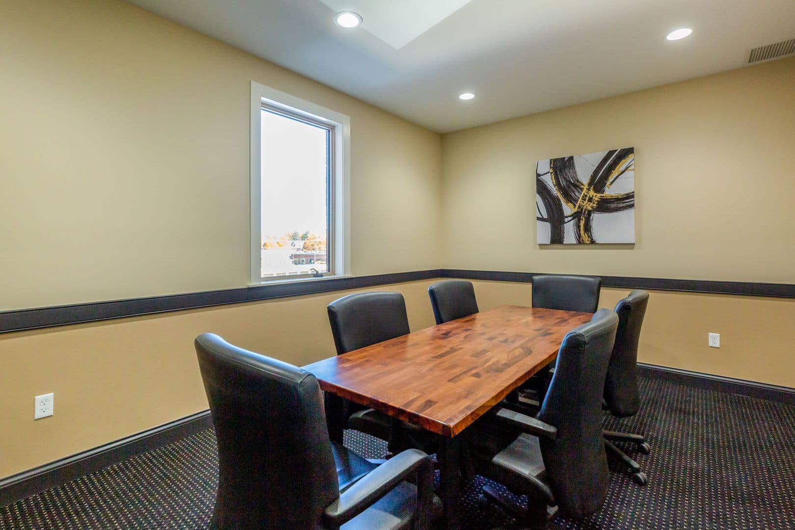 DeKalb Apartment: 408 Oak Street