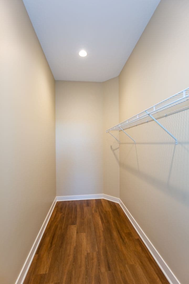 DeKalb Apartment: 408 Oak Street