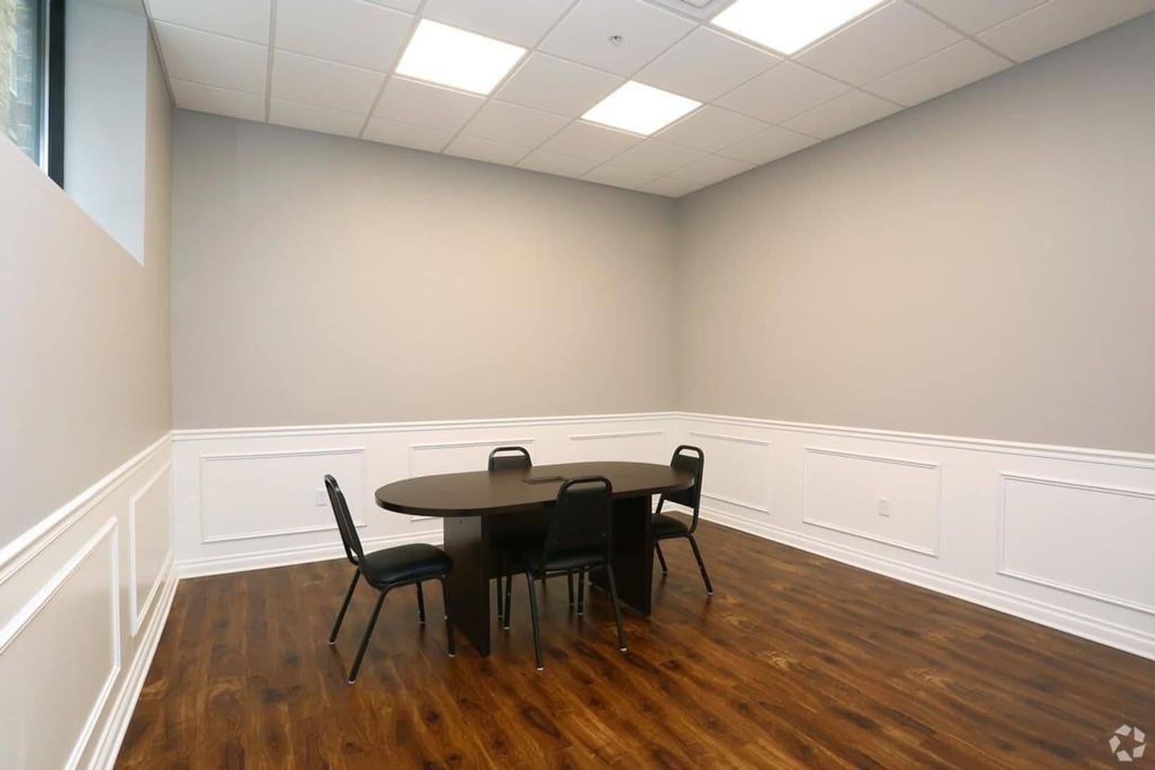 DeKalb Apartment: 124 E Lincoln Highway