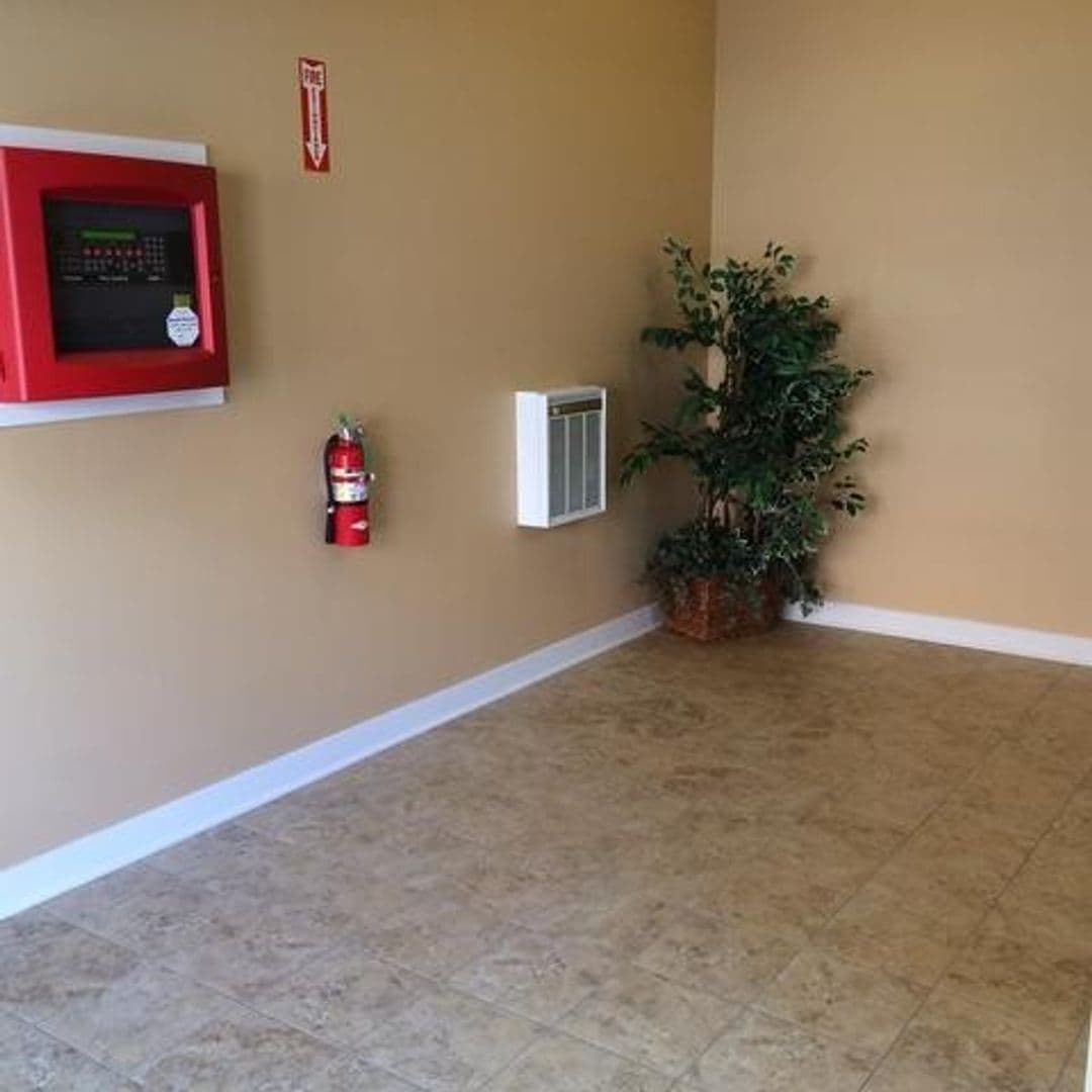 Sycamore Apartment: 437 W State Street