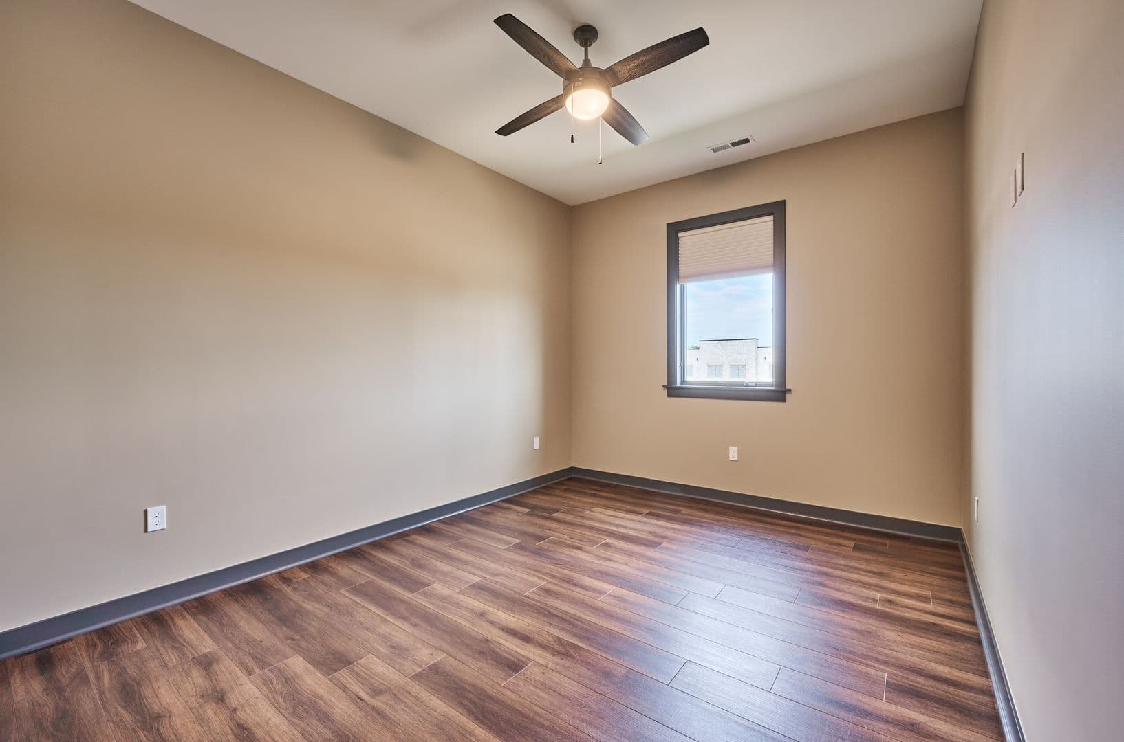 DeKalb Apartment: 200 S 4th St