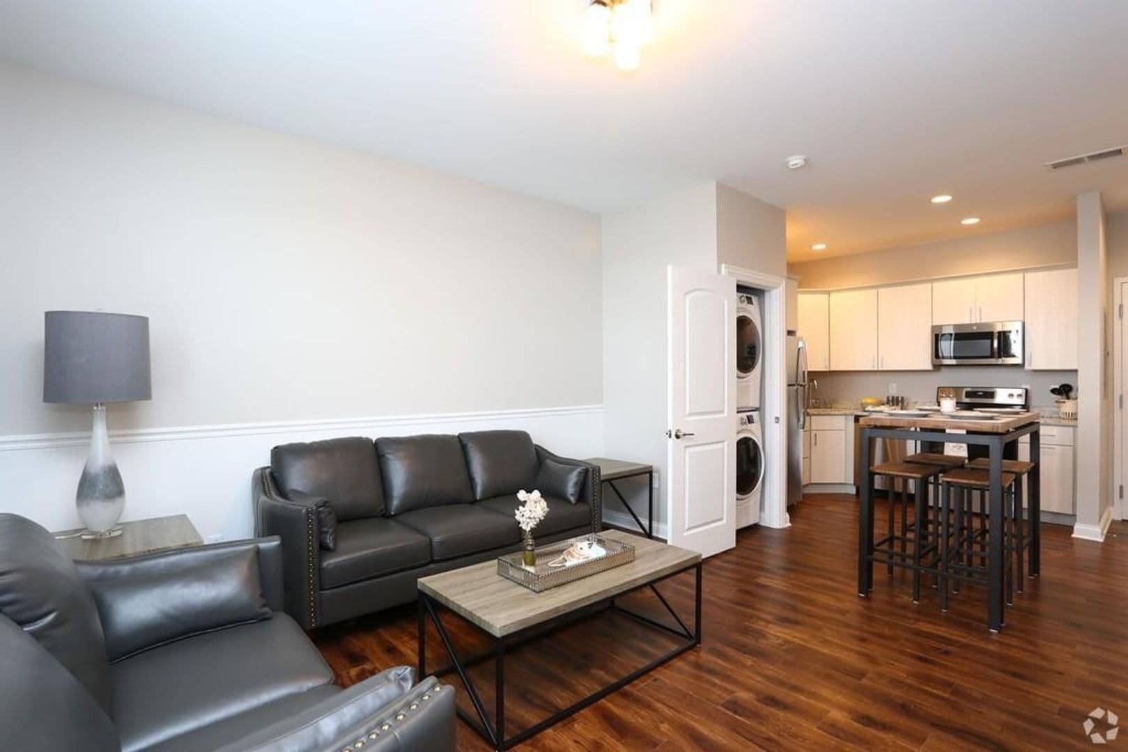 DeKalb Apartment: 124 E Lincoln Highway