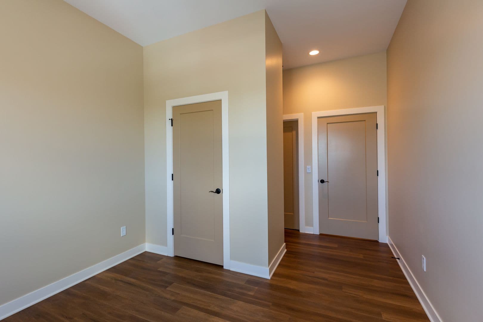 DeKalb Apartment: 408 Oak Street